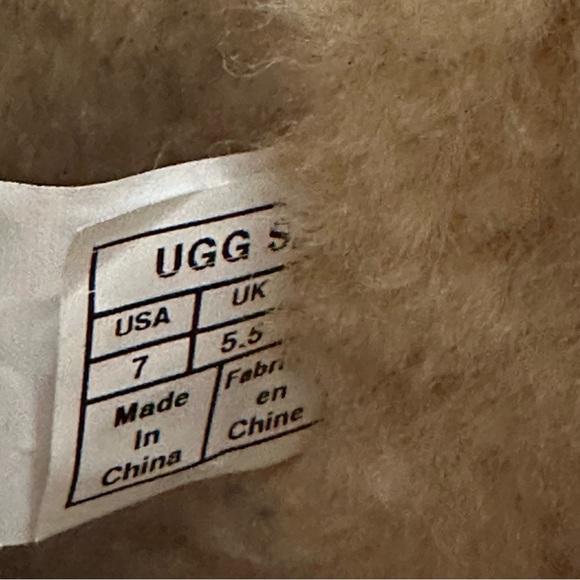 UGG Suede Classic Short Boot Medium Chestnut Brown Size 7 - Picture 7 of 8